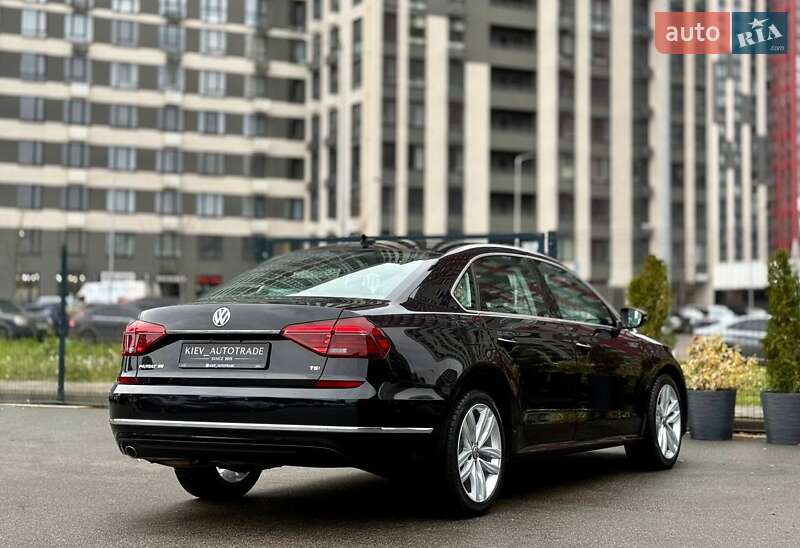 Седан Volkswagen Passat 2018 в Киеве