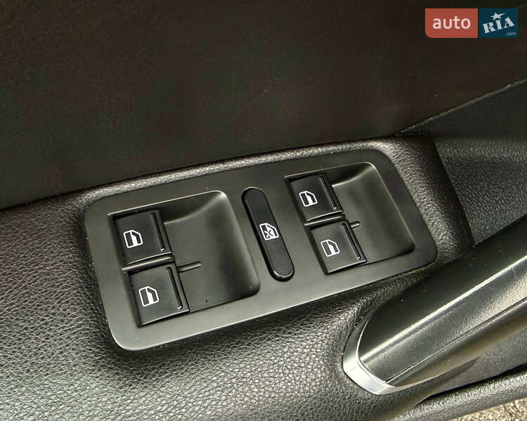 Седан Volkswagen Passat 2018 в Киеве