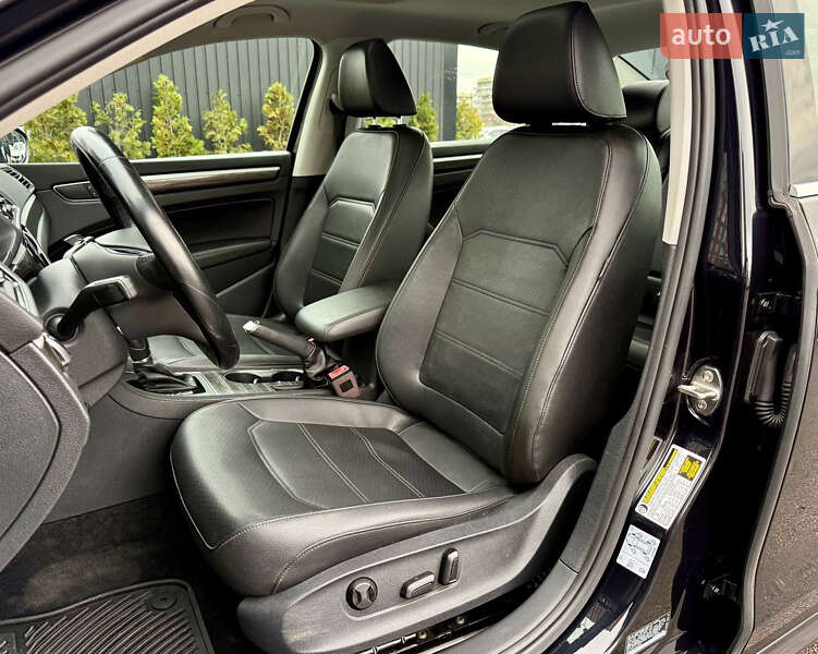 Седан Volkswagen Passat 2018 в Киеве