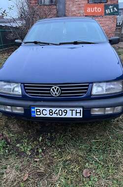 Седан Volkswagen Passat 1995 в Львове