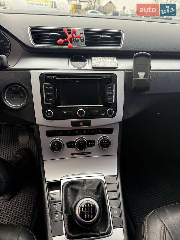 Универсал Volkswagen Passat 2012 в Ужгороде фото 23 Универсал Volkswagen Passat 2012 в Ужгороде