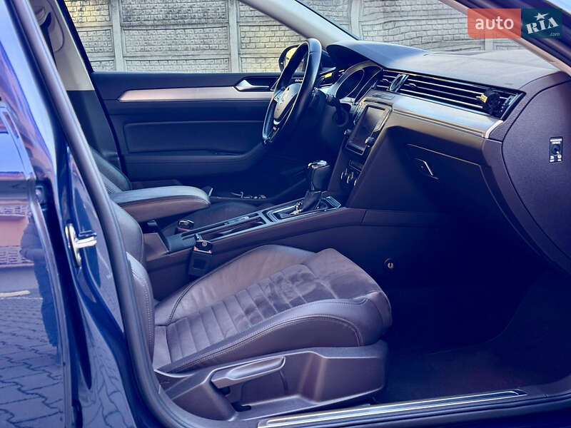 Універсал Volkswagen Passat 2015 в Ужгороді