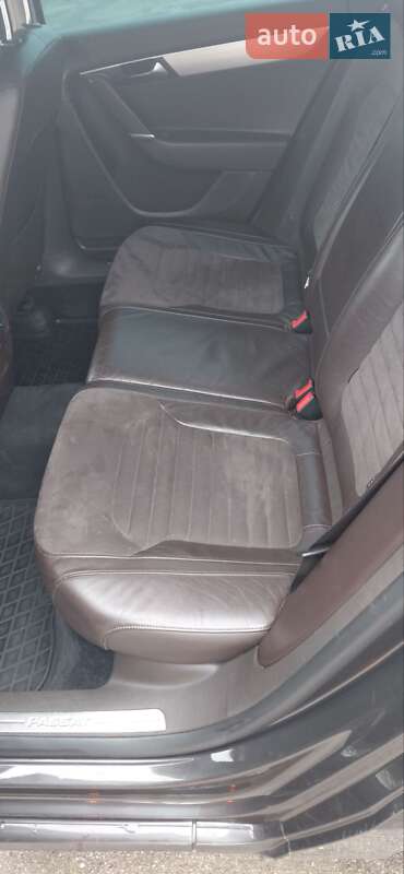 Універсал Volkswagen Passat 2011 в Новій Ушиці