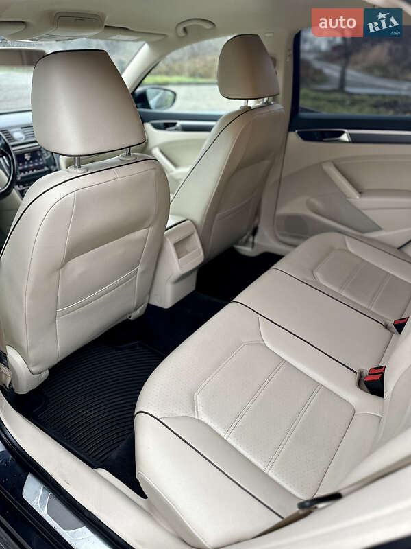 Седан Volkswagen Passat 2017 в Калуше