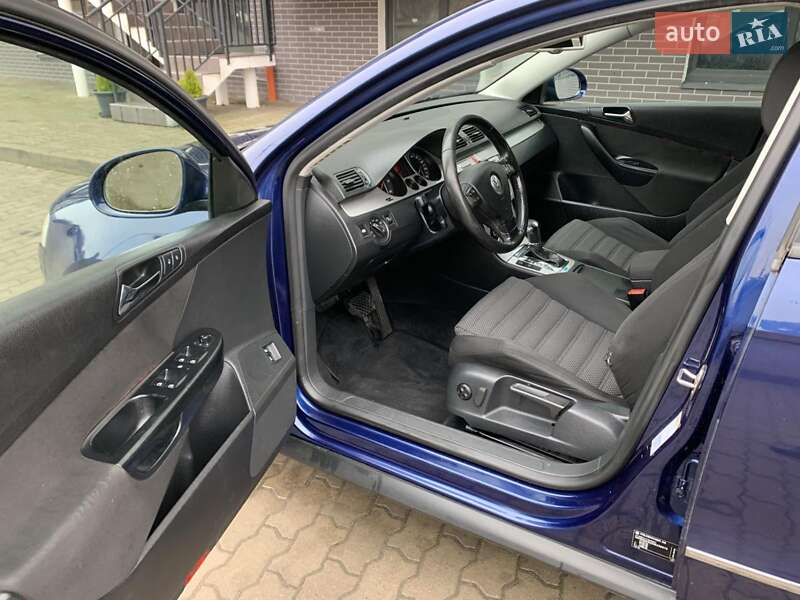 Універсал Volkswagen Passat 2008 в Жовкві