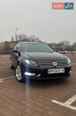 Універсал Volkswagen Passat 2011 в Житомирі