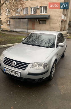 Седан Volkswagen Passat 2000 в Житомире