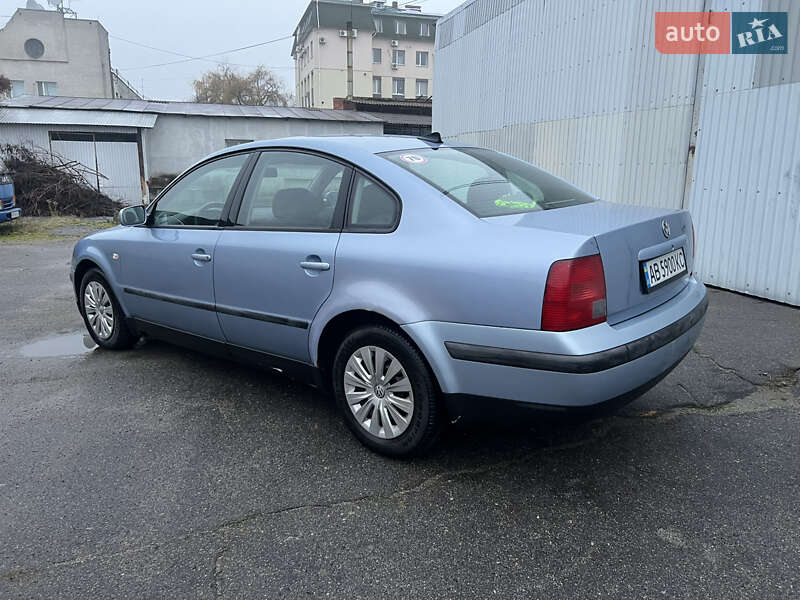 Седан Volkswagen Passat 1998 в Вінниці