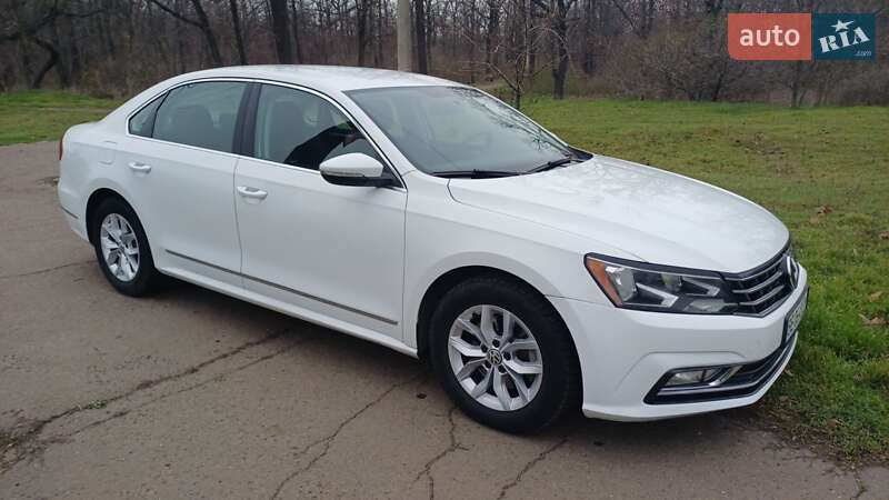 Седан Volkswagen Passat 2016 в Николаеве
