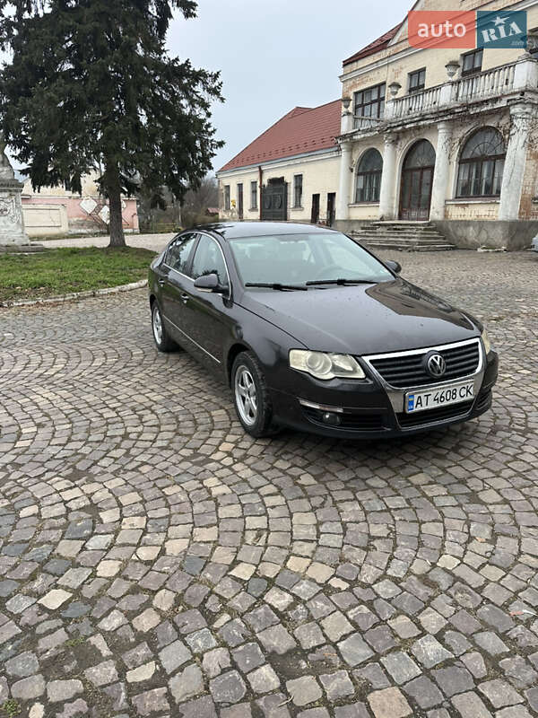 Седан Volkswagen Passat 2005 в Бурштыне