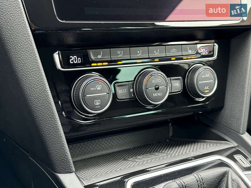 Універсал Volkswagen Passat 2019 в Києві фото 51 Універсал Volkswagen Passat 2019 в Києві