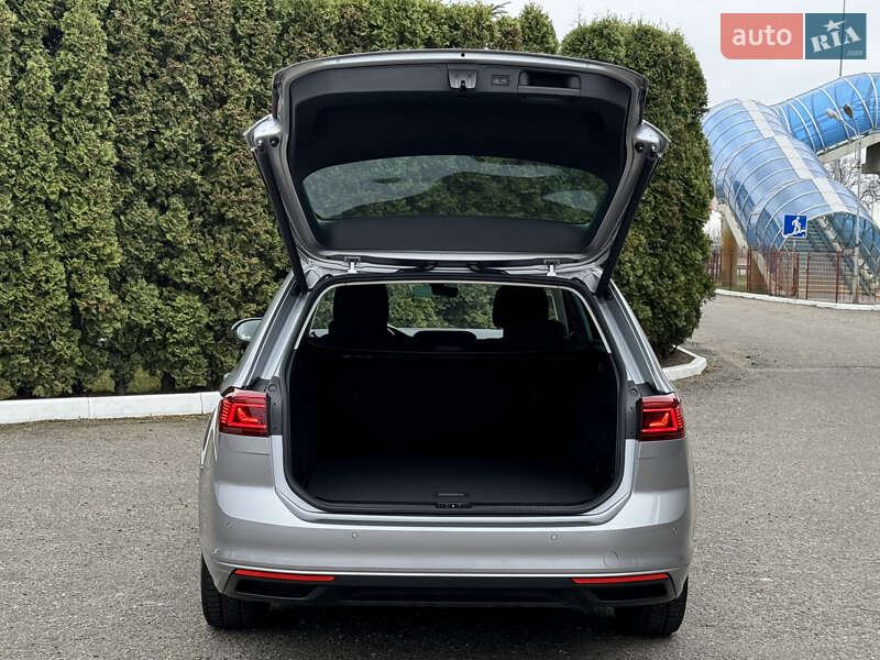 Універсал Volkswagen Passat 2019 в Києві фото 64 Універсал Volkswagen Passat 2019 в Києві