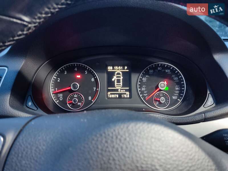 Седан Volkswagen Passat 2011 в Чернигове