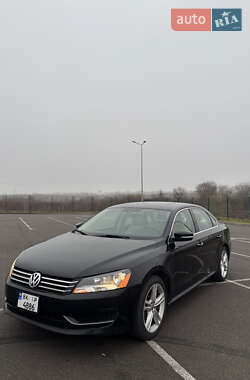 Седан Volkswagen Passat 2014 в Ровно