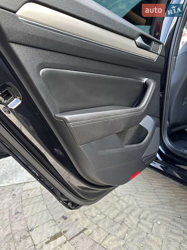 Универсал Volkswagen Passat 2019 в Стрые фото 100 Универсал Volkswagen Passat 2019 в Стрые