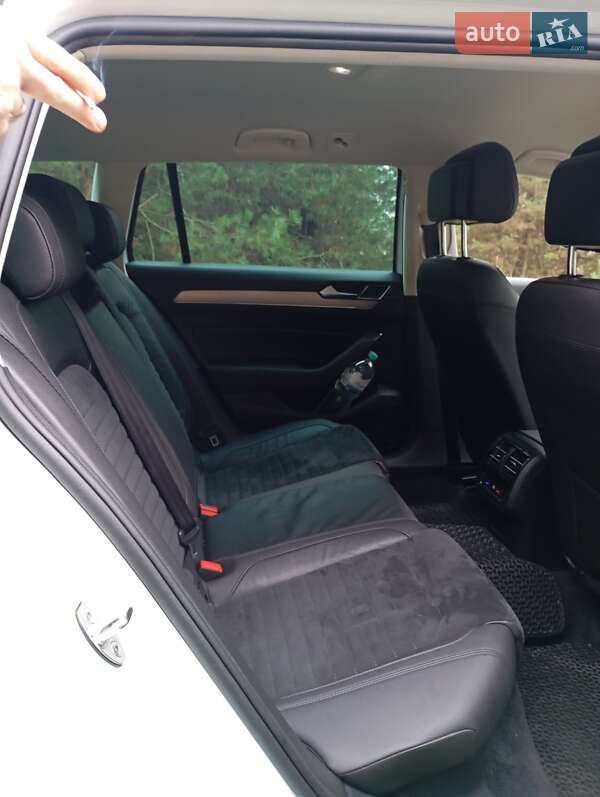 Универсал Volkswagen Passat 2017 в Золочеве фото 17 Универсал Volkswagen Passat 2017 в Золочеве