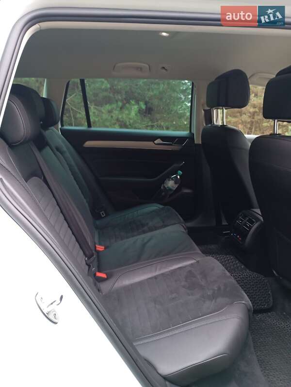 Универсал Volkswagen Passat 2017 в Золочеве фото 23 Универсал Volkswagen Passat 2017 в Золочеве