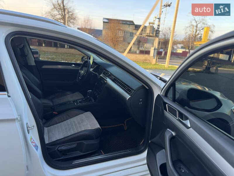 Универсал Volkswagen Passat 2017 в Луцке фото 6 Универсал Volkswagen Passat 2017 в Луцке