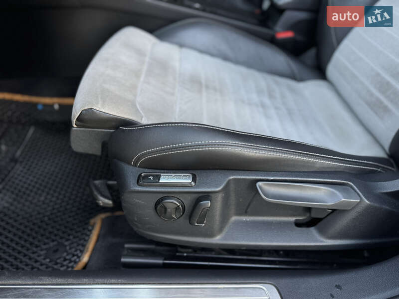 Универсал Volkswagen Passat 2017 в Луцке фото 11 Универсал Volkswagen Passat 2017 в Луцке