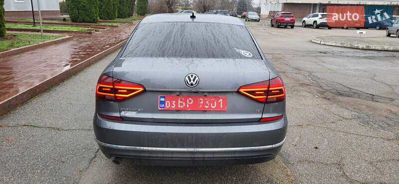 Седан Volkswagen Passat 2016 в Кропивницком