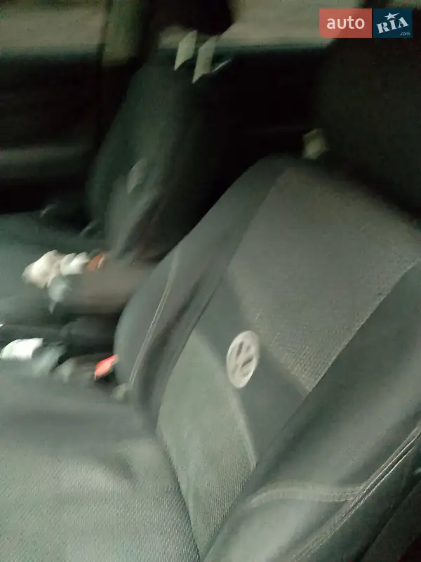 Volkswagen Passat 1999 VIN WVWZZZ3BZYP037397 фото оголошення 7 з 48