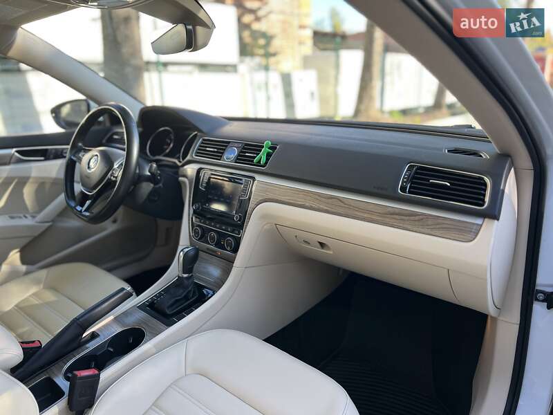 Седан Volkswagen Passat 2017 в Львове фото 18 Седан Volkswagen Passat 2017 в Львове