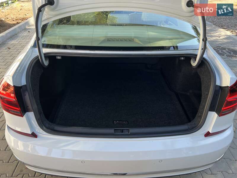 Седан Volkswagen Passat 2017 в Львове фото 11 Седан Volkswagen Passat 2017 в Львове