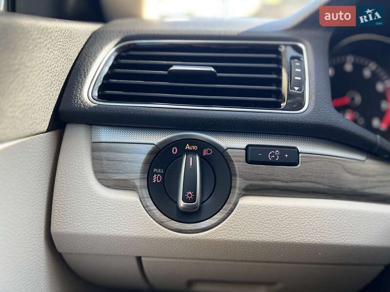 Седан Volkswagen Passat 2017 в Львове фото 28 Седан Volkswagen Passat 2017 в Львове