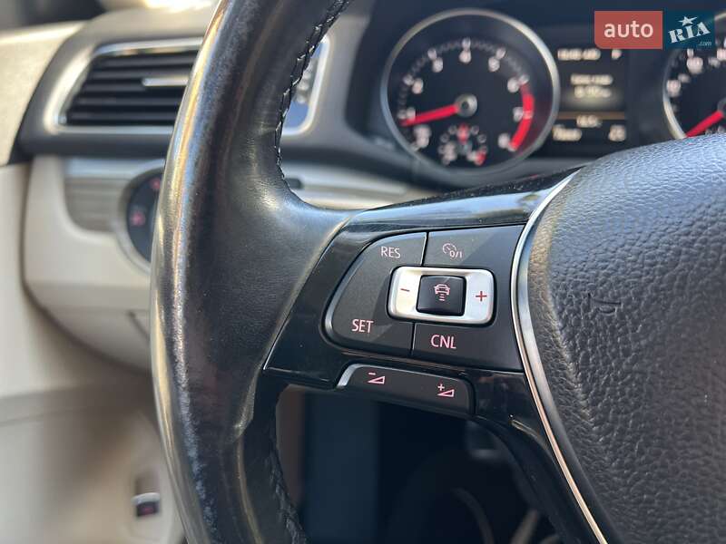 Седан Volkswagen Passat 2017 в Львове фото 31 Седан Volkswagen Passat 2017 в Львове