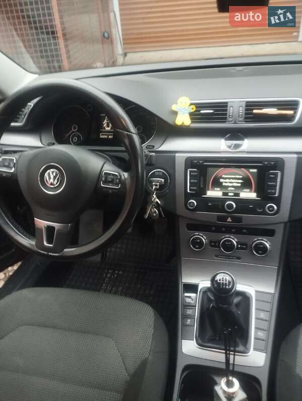 Универсал Volkswagen Passat 2012 в Иршаве