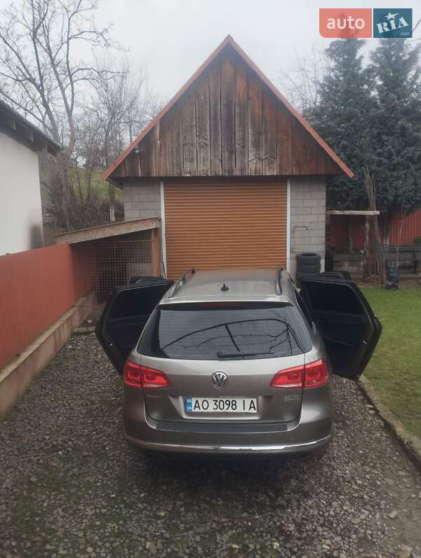 Универсал Volkswagen Passat 2012 в Иршаве