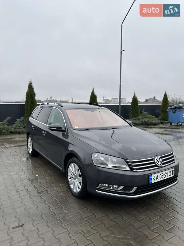 Универсал Volkswagen Passat 2011 в Киеве