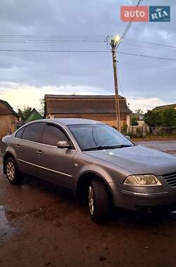 Седан Volkswagen Passat 2002 в Вознесенську