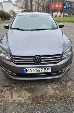 Седан Volkswagen Passat 2013 в Києві