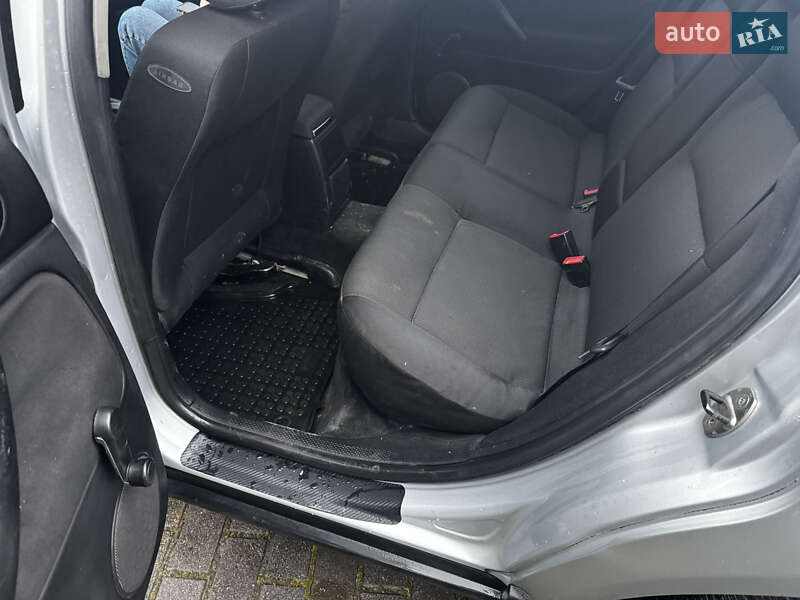 Седан Volkswagen Passat 2001 в Берегомете