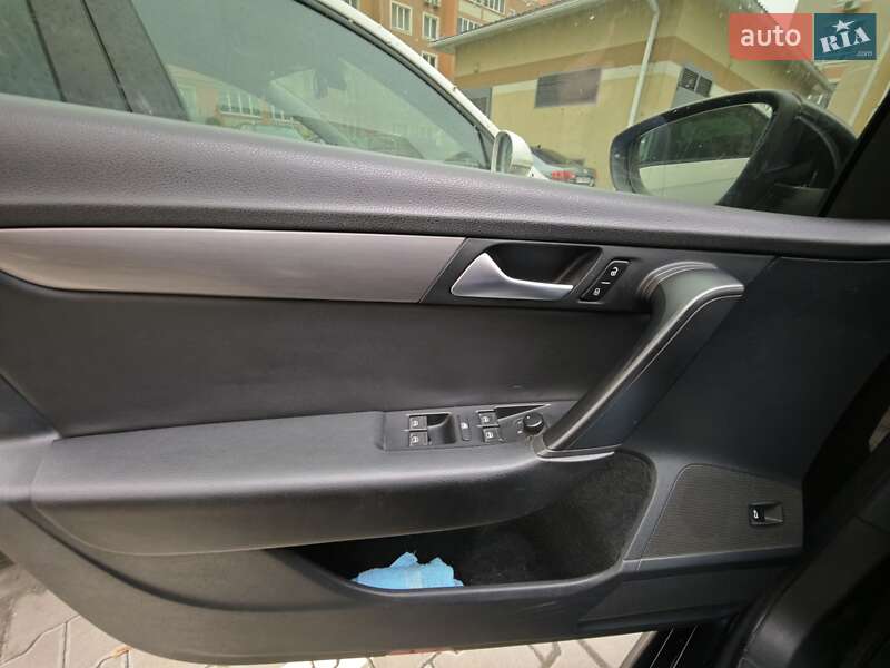 Универсал Volkswagen Passat 2014 в Киеве