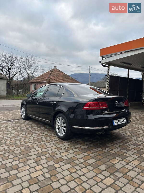 Седан Volkswagen Passat 2011 в Ужгороде