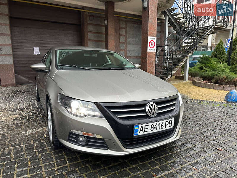 Седан Volkswagen Passat 2011 в Киеве
