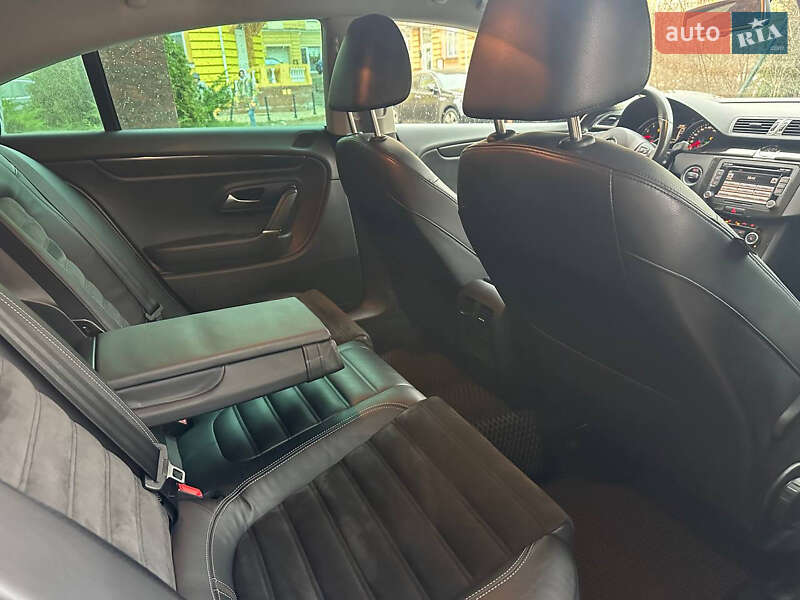 Седан Volkswagen Passat 2011 в Киеве