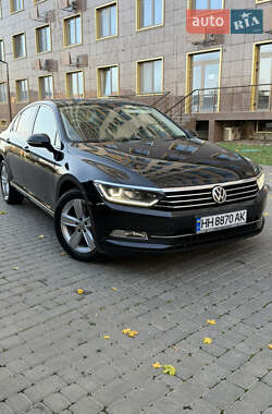Седан Volkswagen Passat 2019 в Одессе