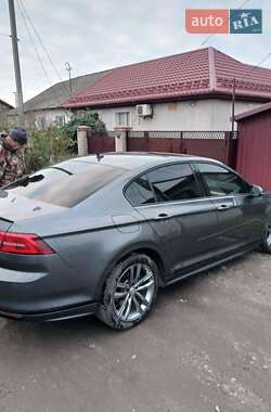 Седан Volkswagen Passat 2017 в Измаиле