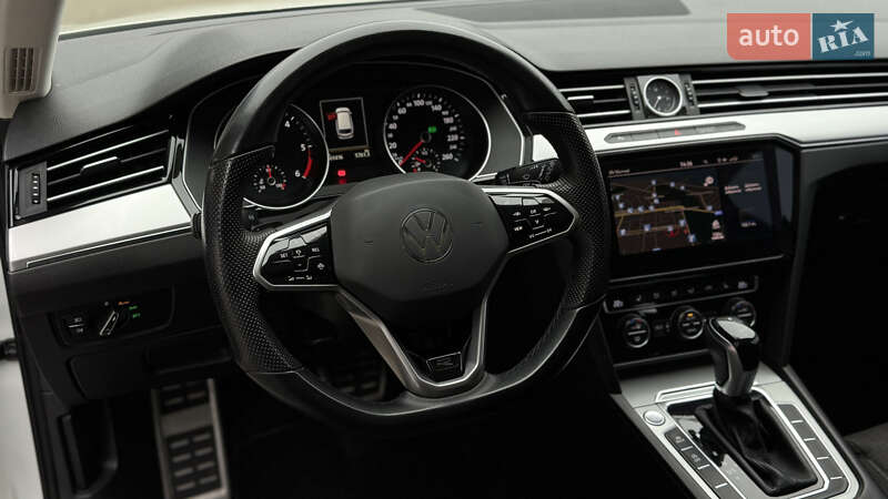 Універсал Volkswagen Passat 2015 в Миколаєві