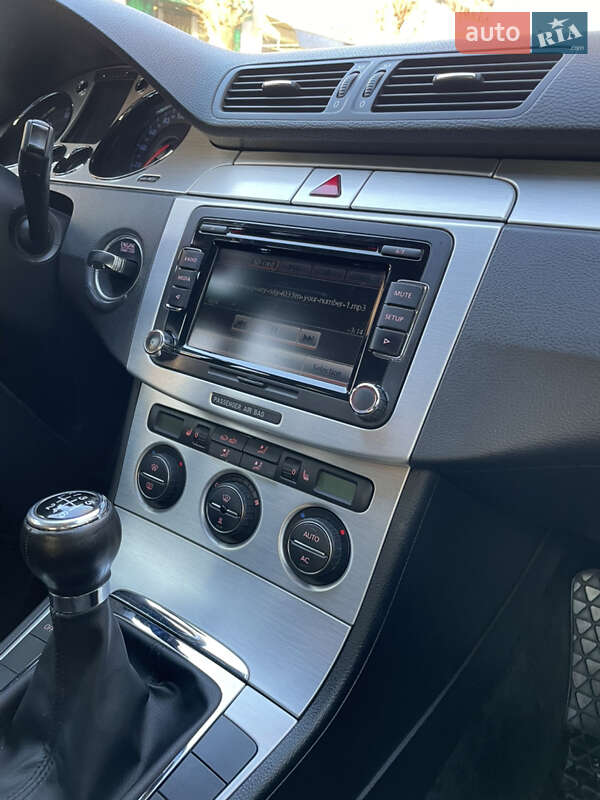 Седан Volkswagen Passat 2008 в Виноградові