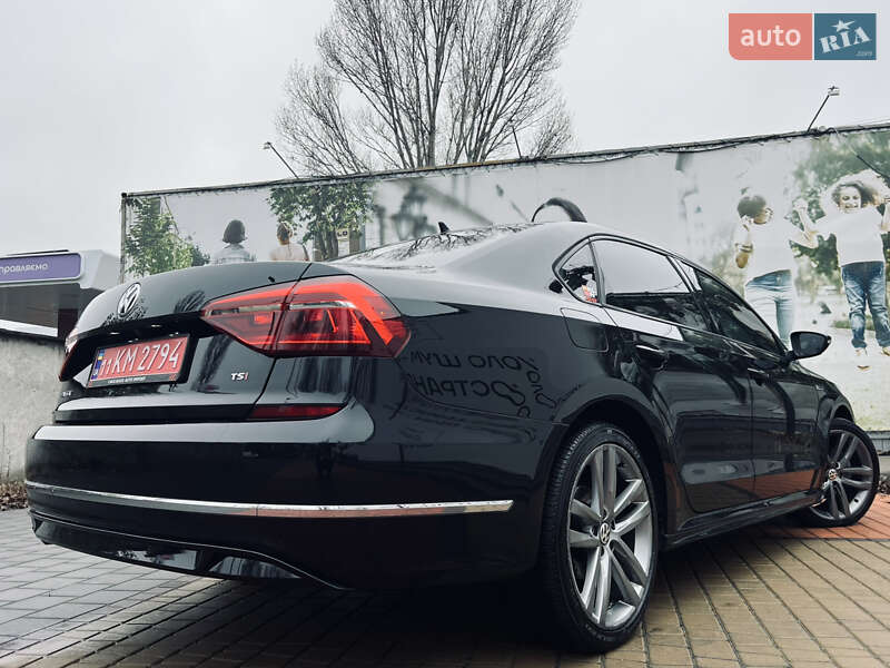 Седан Volkswagen Passat 2018 в Одессе