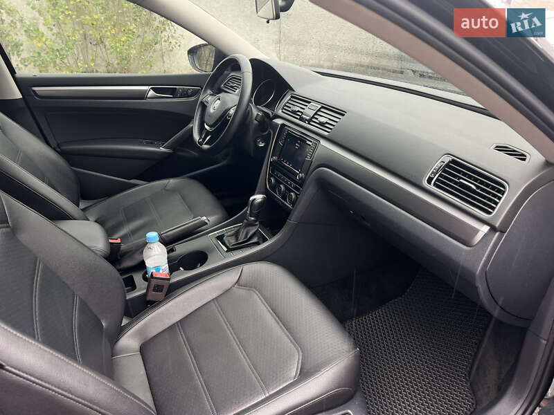 Седан Volkswagen Passat 2018 в Одессе