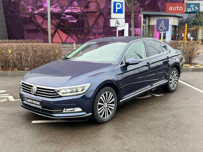 Седан Volkswagen Passat 2017 в Києві