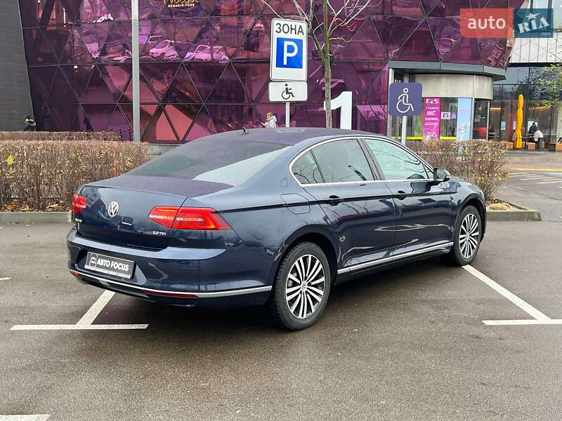 Седан Volkswagen Passat 2017 в Києві