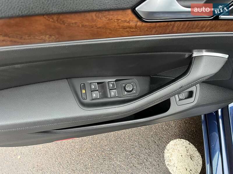 Седан Volkswagen Passat 2017 в Києві