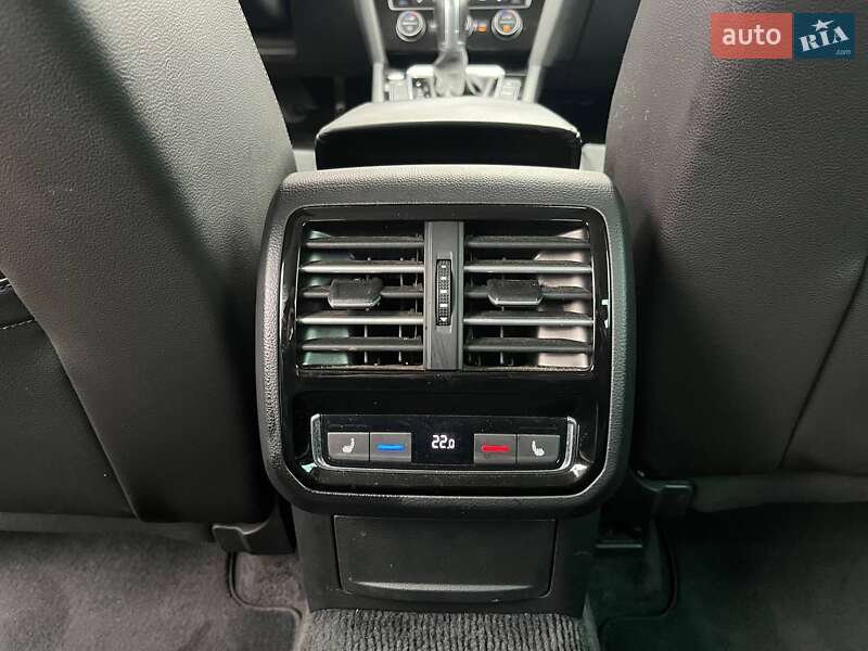 Седан Volkswagen Passat 2017 в Києві