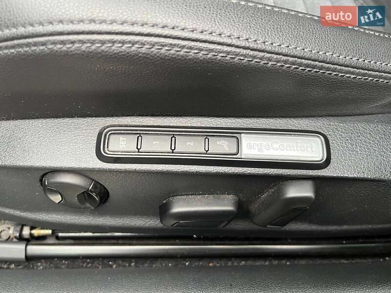 Седан Volkswagen Passat 2017 в Києві